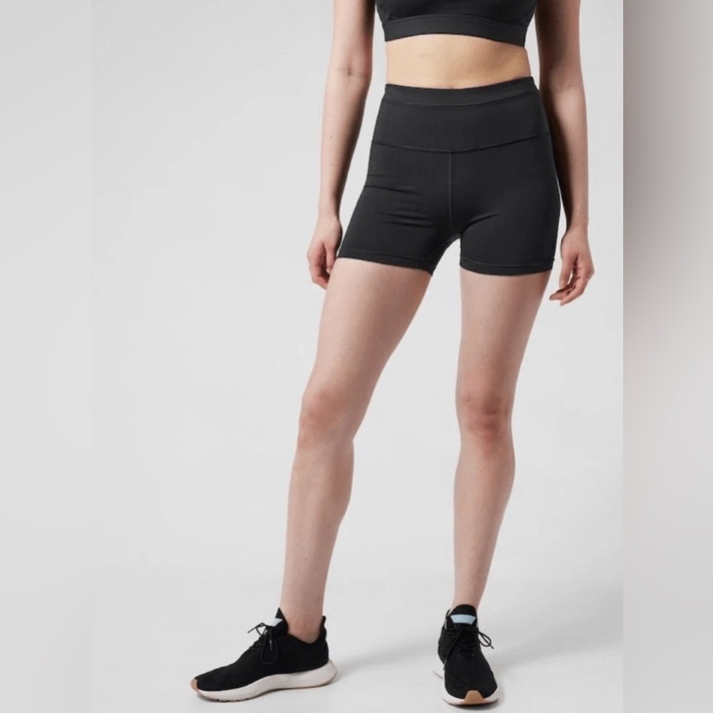 ATHLETA Accelerate Shortie Black Bike Shorts with Elastic Waistband